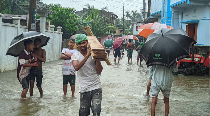 সুনামগঞ্জে বন্যা পরিস্থিতির অবনতি, পানিবন্দি লক্ষাধিক মানুষ