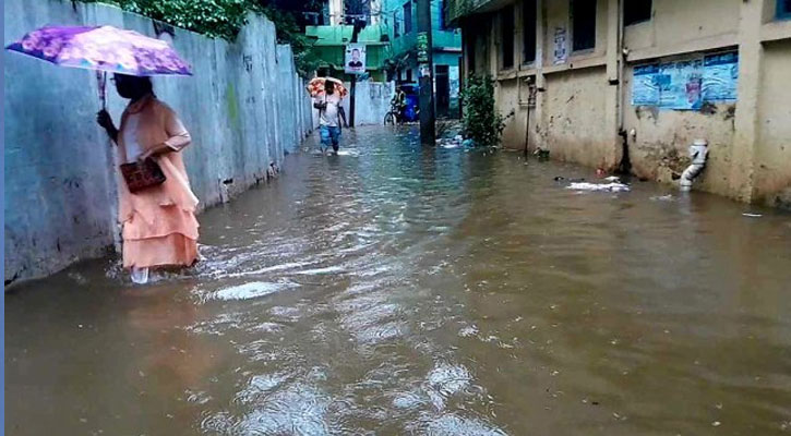 ভারী বৃষ্টিতে তলিয়েছে ব্রাহ্মণবাড়িয়ার অলিগলি