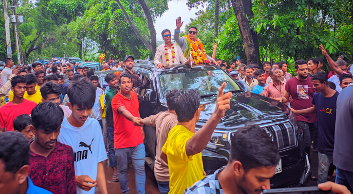 স্বদেশে প্রত্যাবর্তন করায় রাঙ্গুনিয়ার ইসমাইল হোসেনকে সংবর্ধনা