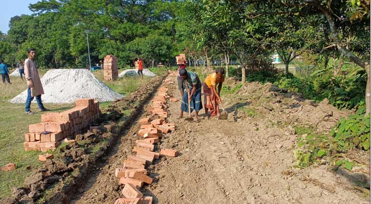 আলফাডাঙ্গায় হেলিপোর্টের পতিত জমিতে নির্মিত হচ্ছে বিনোদন কেন্দ্র