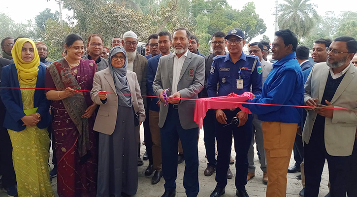 আদমদীঘি উপজেলা পরিদর্শনে বিভাগীয় কমিশনার,খোন্দকার আজিম