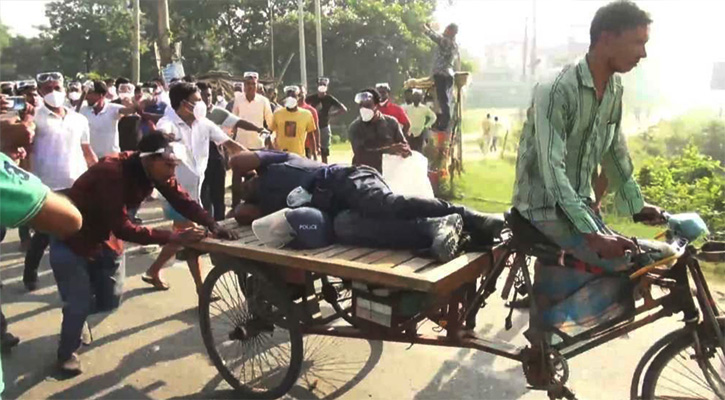 নারায়ণগঞ্জের আড়াইহাজারে পুলিশের উপর হামলা