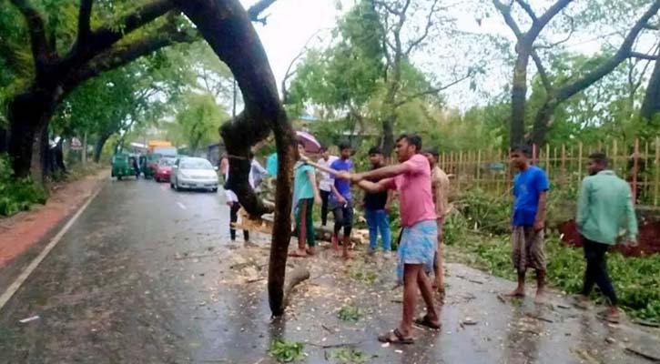 রাঙ্গুনিয়া ঝড়ে ব্যাপক ক্ষয়-ক্ষতি