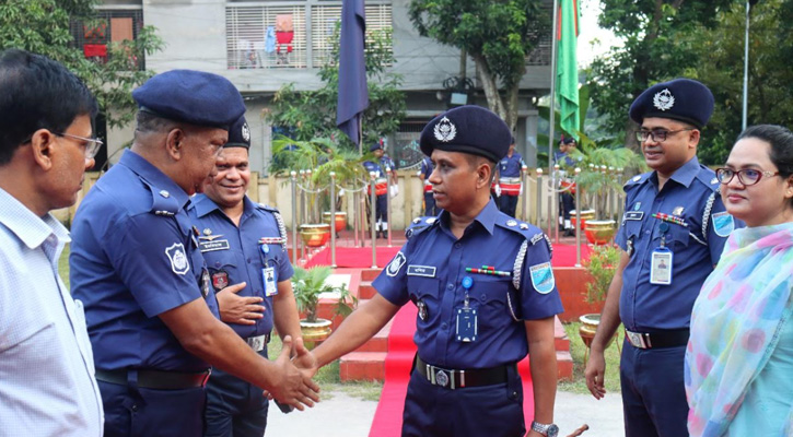 মানিকগঞ্জে নতুন পুলিশ সুপারের যোগদান