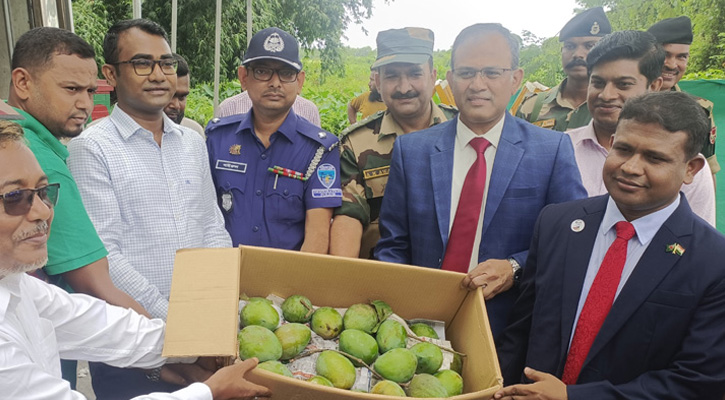 ত্রিপুরার মুখ্যমন্ত্রীর জন্য আম ইলিশ ও মিষ্টি পাঠালেন প্রধানমন্ত্রী