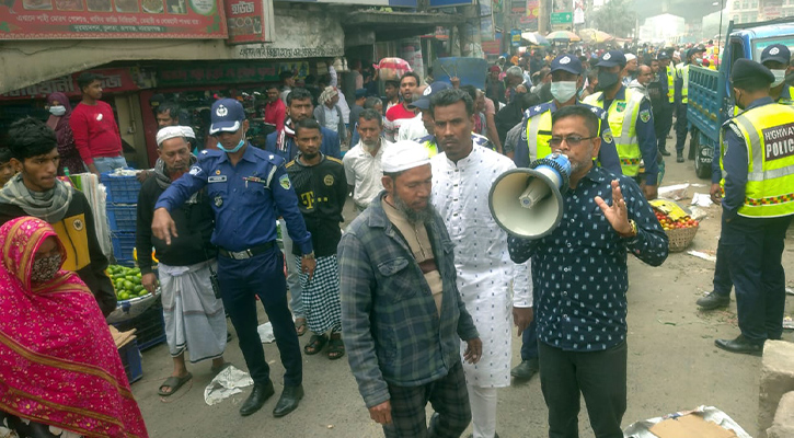 ঢাকা-সিলেট মহাসড়কে ফুটপাতে উচ্ছেদ অভিযান