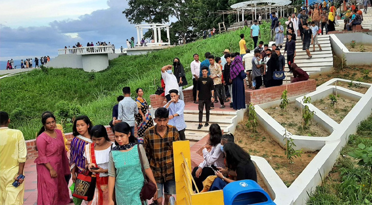 চার দিনের ছুটিতে খাগড়াছড়িতে পর্যটকদের ঢল