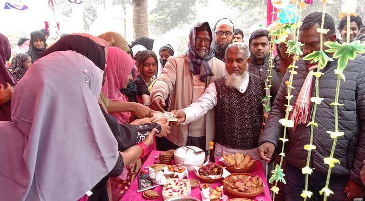 কোটচাঁদপুরের সাবদারপুরে তারুণ্যের পিঠা উৎসব