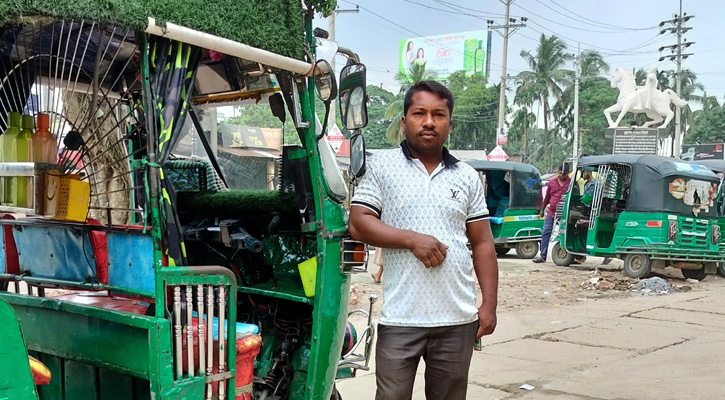 পলাশে সিএনজি চালকের ফ্রি সেবা, খুশি যাত্রীরা