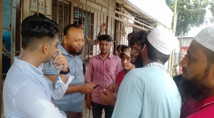 দৌলতদিয়া লঞ্চঘাট ও ফেরিঘাটের অনিয়মের প্রতিবাদ করলেন শিক্ষার্থীরা