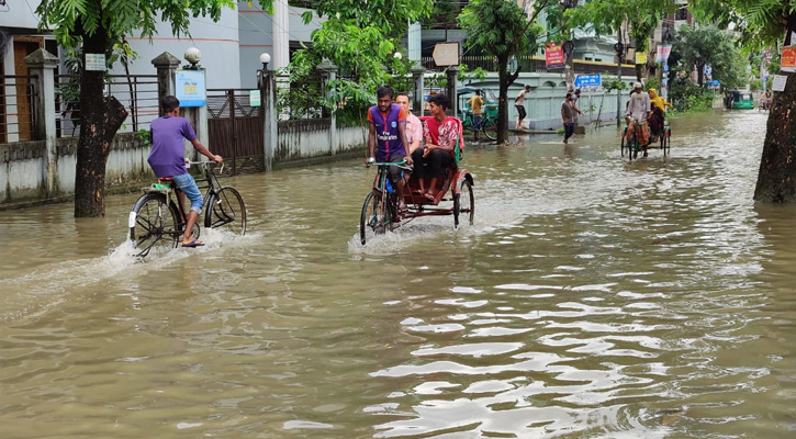 পানি কমতে শুরু করেছে সিলেটের তাহিরপুরের