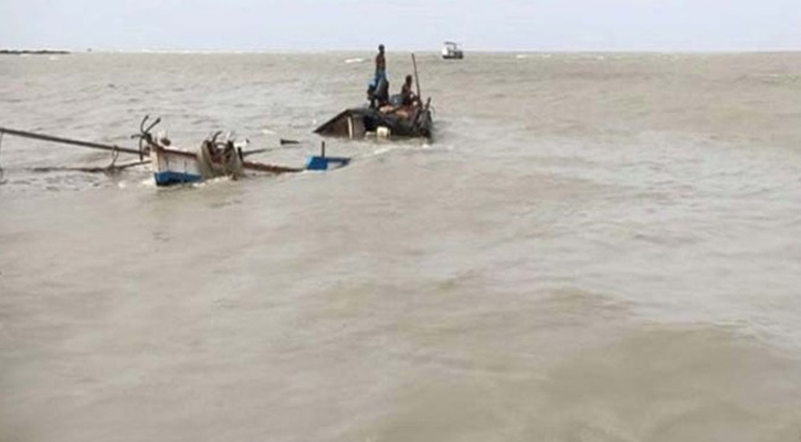 বঙ্গোপসাগরে ট্রলারডুবি, ৫ জেলের মরদেহ উদ্ধার