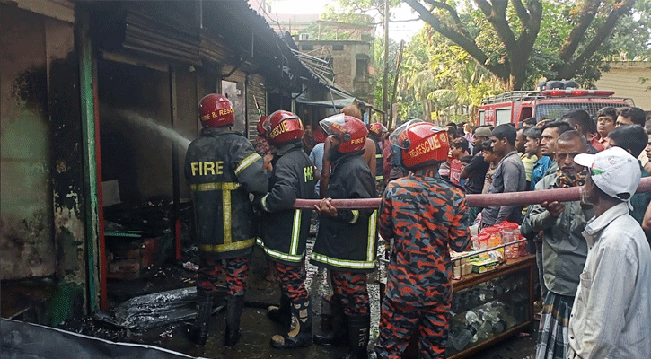 সরিষাবাড়ীতে ভয়াবহ অগ্নিকান্ডে কোটি টাকার সম্পদ পুড়ে ছাই