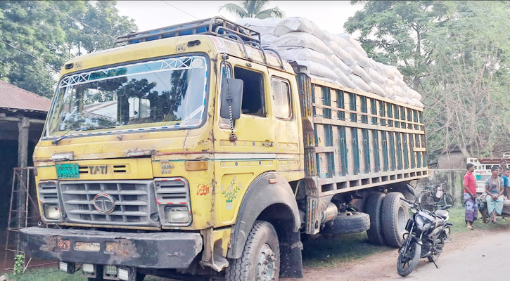 কুষ্টিয়ার মিরপুরে আওয়ামী লীগ নেতার ৪৪০ বস্তা অবৈধ সার জব্দ