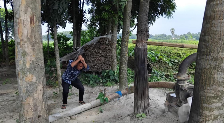 গোয়ালন্দে অবৈধ বালু উত্তোলনকারী ড্রেজার মেশিনের পাইপ ধ্বংস ও অর্থ জরিমানা