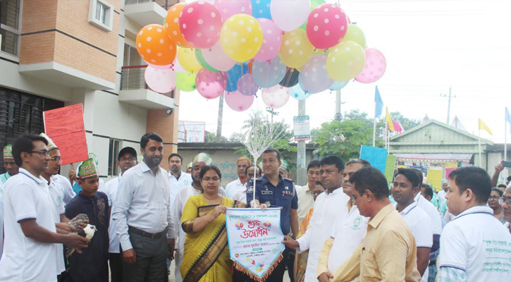 লক্ষ্মীপুরে বৃক্ষরোপণ ও বৃক্ষমেলার উদ্বোধন