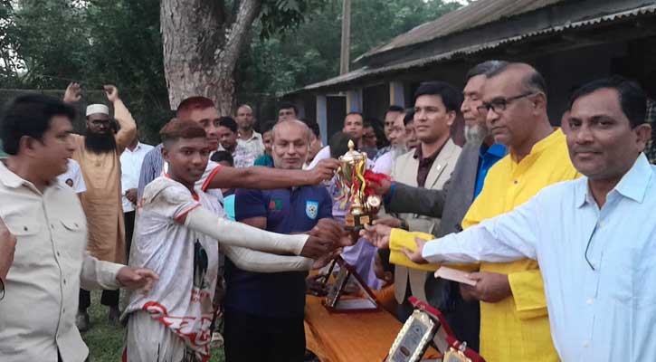 পীরগঞ্জে ফুটবল টুর্নামেন্টের ফাইনাল খেলা অনুষ্ঠিত