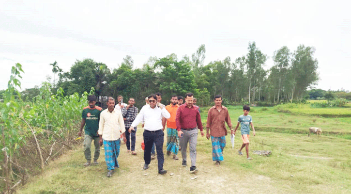 আনোয়ারা মহতর পাড়া পরিদর্শন করলেন বিএডিসির কর্মকর্তারা