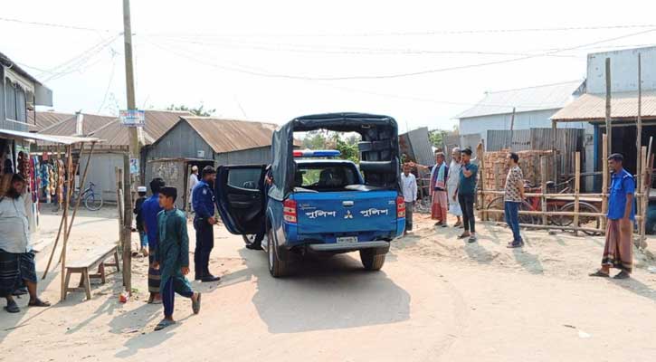 অস্ত্র ছিনতাই করে ফাঁকা গুলি; আতঙ্কে এলাকাবাসী