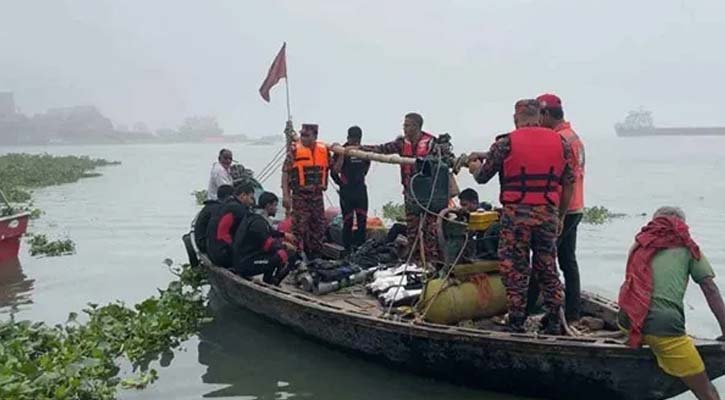 মোংলার ঘাসিয়াখালিতে যাত্রীবাহী ট্রলারডুবি