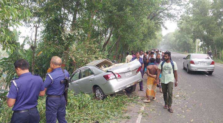 গোপালগঞ্জে প্রাইভেটকারচাপায় ভ্যানচালক নিহত