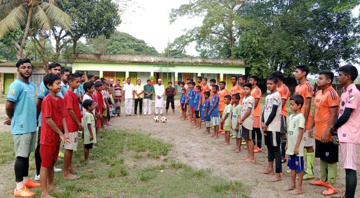 মাদকমুক্ত সমাজ গড়তে কটিয়াদীতে প্রীতি ফুটবল ম্যাচ