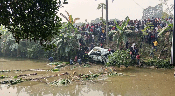 ফরিদপুরে ট্রেনে কাটা পড়ে মাইক্রোবাসের ৫ যাত্রী নিহত