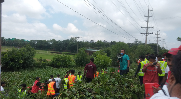 কহলখালী খাল পরিষ্কারে স্বেচ্ছায় পেকুয়ার স্বেচ্ছাসেবীরা