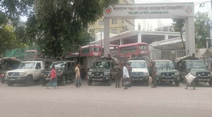 রাজধানীর মোহাম্মদপুরে সেনা মোতায়েন