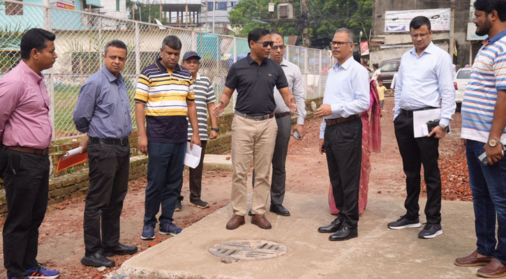 নতুনবাজার, বেরাইদ ও সাতারকুলে রাস্তার চলমান কাজ পরিদর্শন করেন ডিএনসিসি প্রশাসক