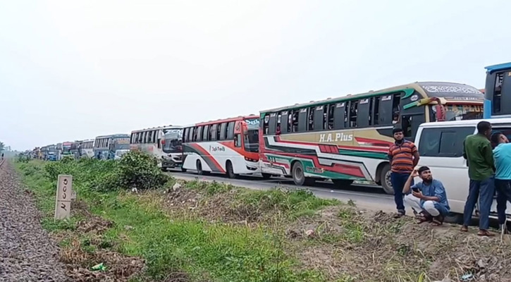 ঢাকা-টাঙ্গাইল-বঙ্গবন্ধু সেতু মহাসড়কে থেমে থেমে চলছে গাড়ি