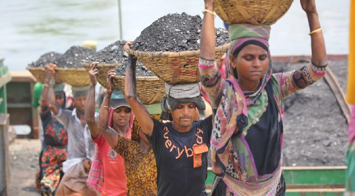 শ্রমিকদের অধিকার আদায়ের দিন আজ