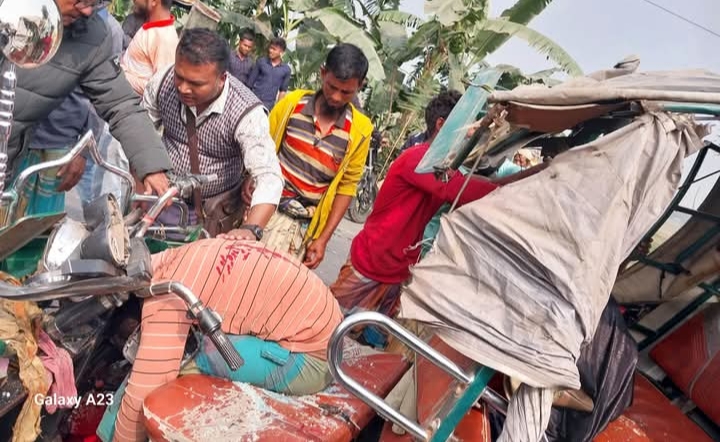 নান্দাইলে বাস-ইজিবাইকের মুখোমুখি সংঘর্ষ, চালক নিহত