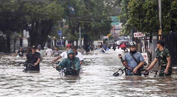 ইন্দোনেশিয়ার রাজধানীতে বন্যার পর বৃষ্টিপাত রোধে ক্লাউড সিডিং শুরু