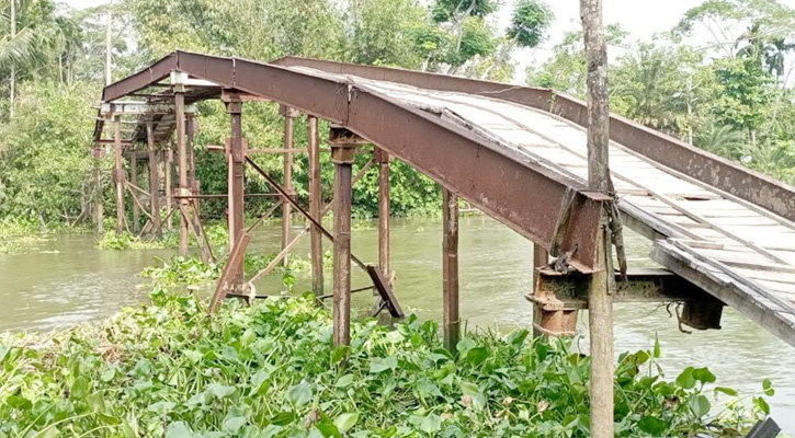 পিরোজপুরে উদ্বোধনের ২৪বছর পার হলেও কাজ শেষ হয়নি ব্রিজের; জনদূর্ভোগ চরমে