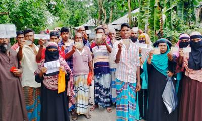 শরণখোলায় জেলে কার্ড থাকলেও চাল পায়নি ১২০ পরিবার