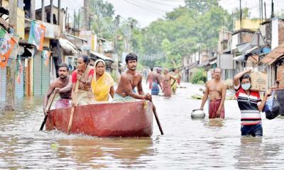 পশ্চিমবঙ্গের ১০ জেলায় বন্যা, পানিবন্দি লাখ লাখ মানুষ