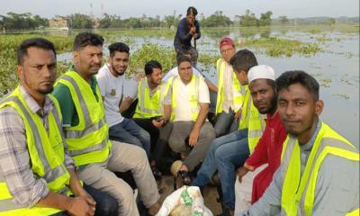 জুড়ীতে বন্যা আশ্রয় কেন্দ্রে নিসচা‍‍`র খাবার বিতরণ