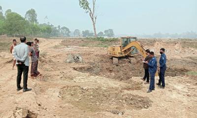 শ্রীমঙ্গলে মাটি কাটার অপরাধে ১লাখ টাকা জরিমানা