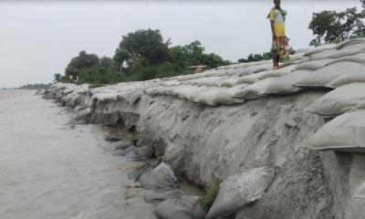 উত্তাল হয়ে উঠেছে পদ্মা ভাঙন আতঙ্কে শত শত পরিবার