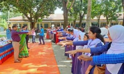 শেখ মুজিবের নাম বাদ দিয়ে প্রাথমিক বিদ্যালয়ে নতুন শপথ