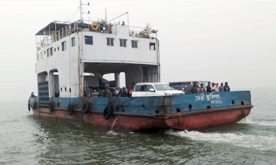 ছয় ঘণ্টা পর দৌলতদিয়া-পাটুরিয়া রুটে ফেরি চলাচল শুরু