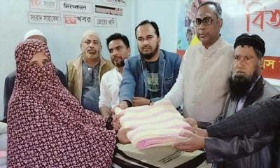 পলাশ উপজেলা প্রেসক্লাবের উদ্যোগে কম্বল বিতরণ