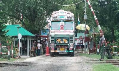 ৬ দিন পর হিলি স্থলবন্দর দিয়ে আমদানি-রফতানি শুরু