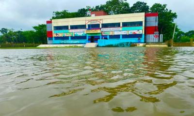 বন্যার কারণে পানিবন্দি কেন্দুয়ার ৪ প্রাথমিক বিদ্যালয়, পাঠদান ব্যাহত 