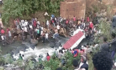 বিয়ের গাড়ী নদীতে পড়ে ৭১ জন নিহত