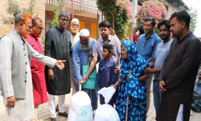 রমজান উপলক্ষে রহমাতুননেছা শিক্ষা উন্নয়ন ফাউন্ডেশনের উদ্যোগে খাদ্য সামগ্রী বিতরণ