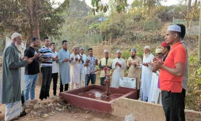 গাবতল বাজারে প্রবাসী নুর নবী‍‍`র দেওয়া টিউবওয়েল উদ্বোধন