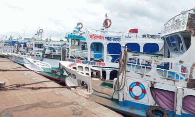 ঘূর্ণিঝড় ‘ডানা’র প্রভাবে বরিশালের অভ্যন্তরীণ রুটে লঞ্চ চলাচল বন্ধ ঘোষণা