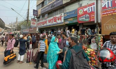 সায়েদাবাদে যাত্রীদের ভিড়, অতিরিক্ত ভাড়া আদায়ের অভিযোগ